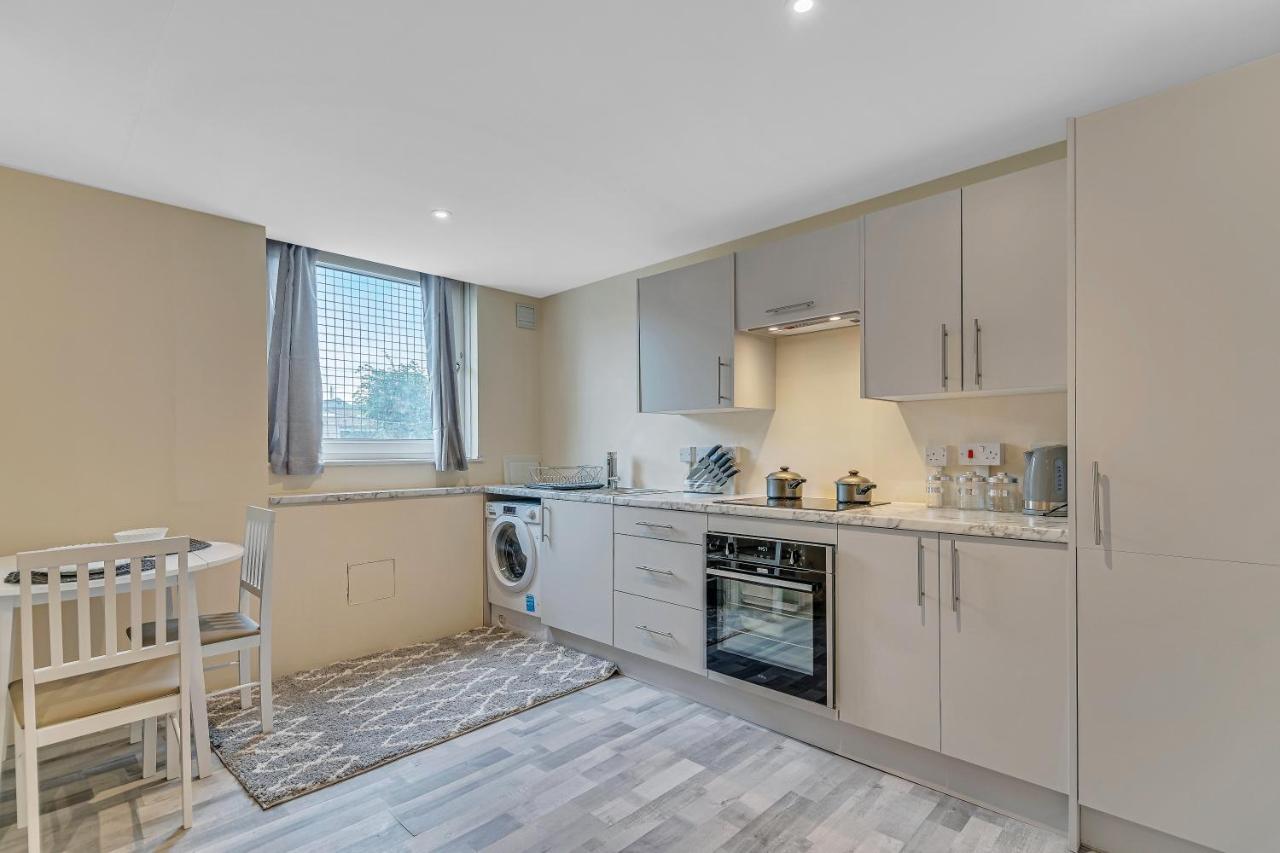 Suites By Rehoboth - Overcomers- Deptford London Exteriör bild