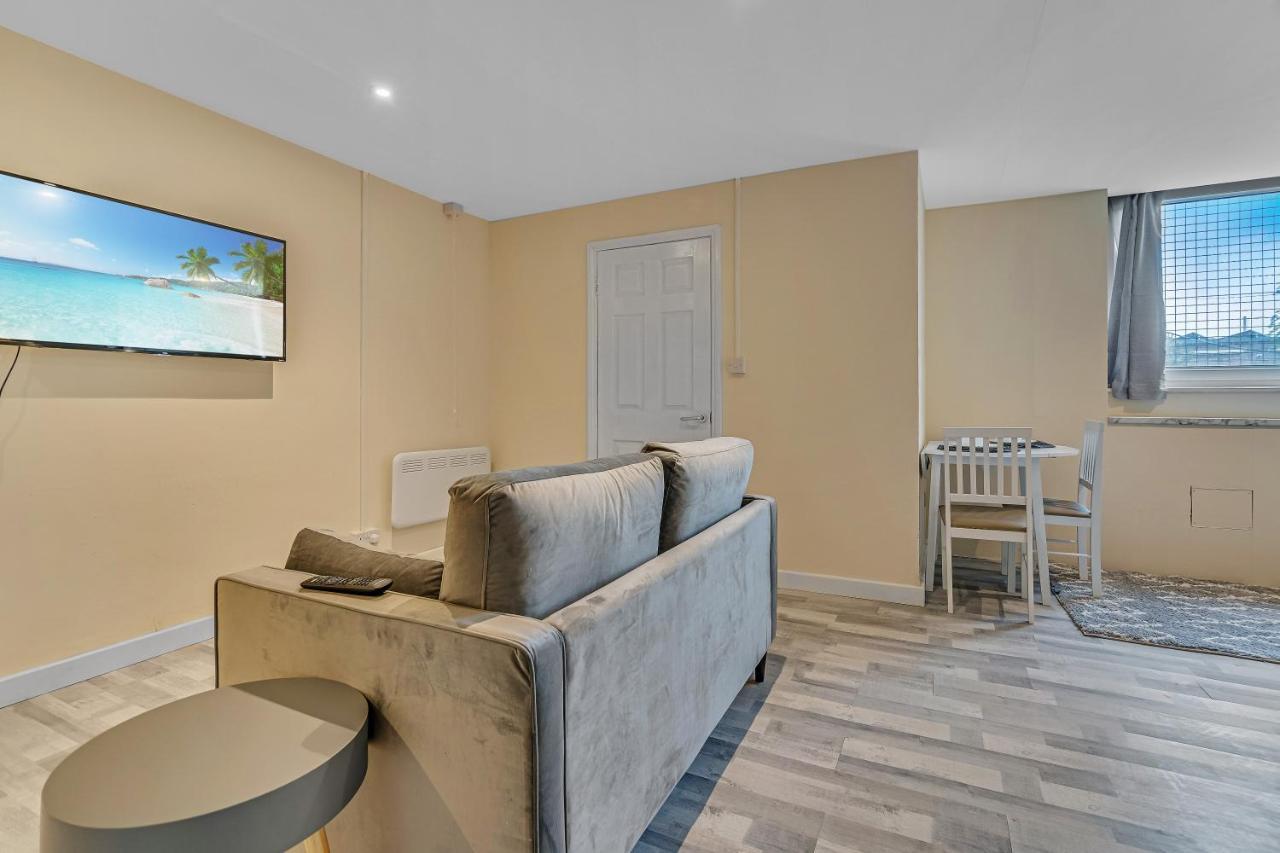 Suites By Rehoboth - Overcomers- Deptford London Exteriör bild
